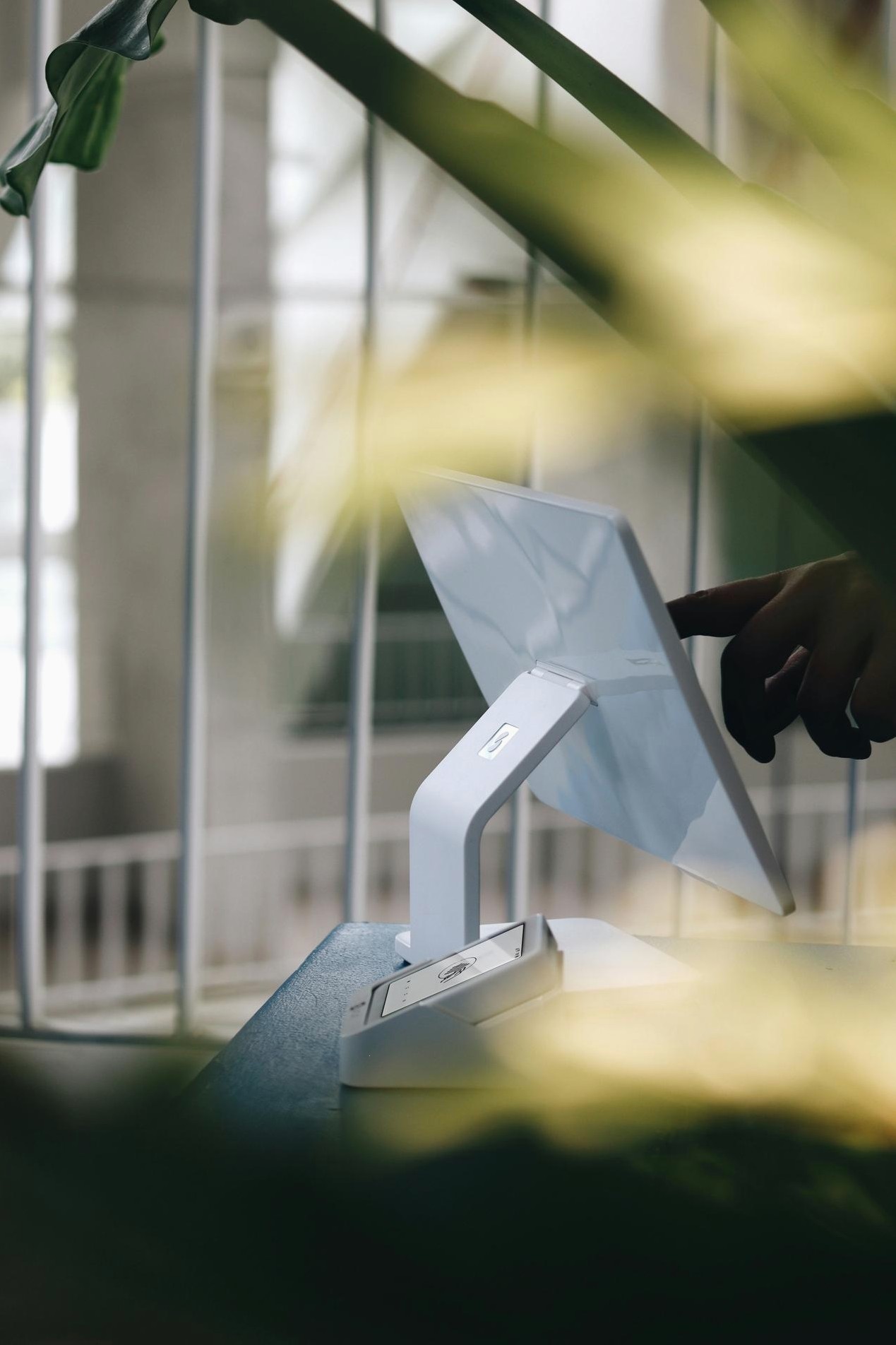 Vehículo eléctrico cargando